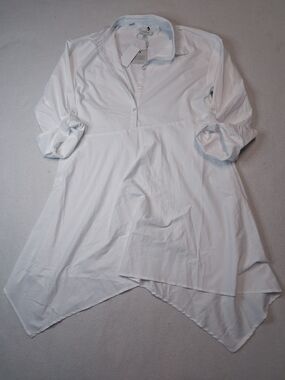 Cupio White Handkerchief-Hem Tunic Shirt